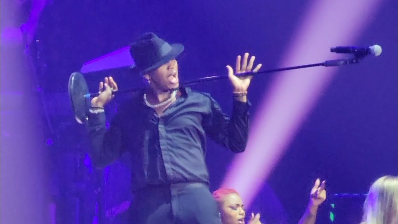 Ne-Yo Sings & Plays Knock You Down (Keri Hilson) / Take A Bow (Rihanna ...