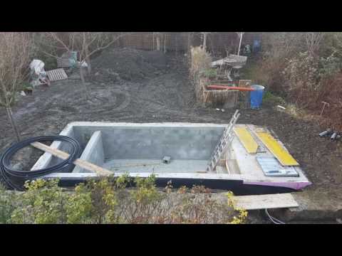 small-"hollywood"-pool