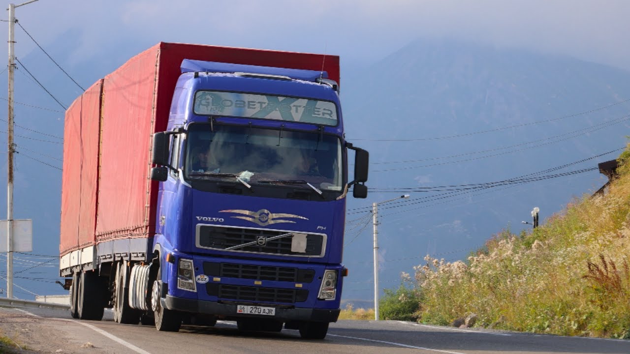 [ 4K ] Trucks Navigating the Mountain Roads of Georgia - Vol. 2