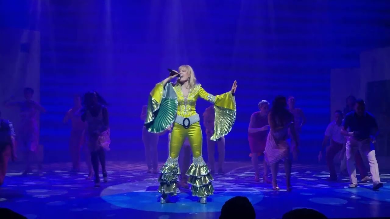 Mamma Mia 01.10.2023 Hamburg Finale Schlussapplaus