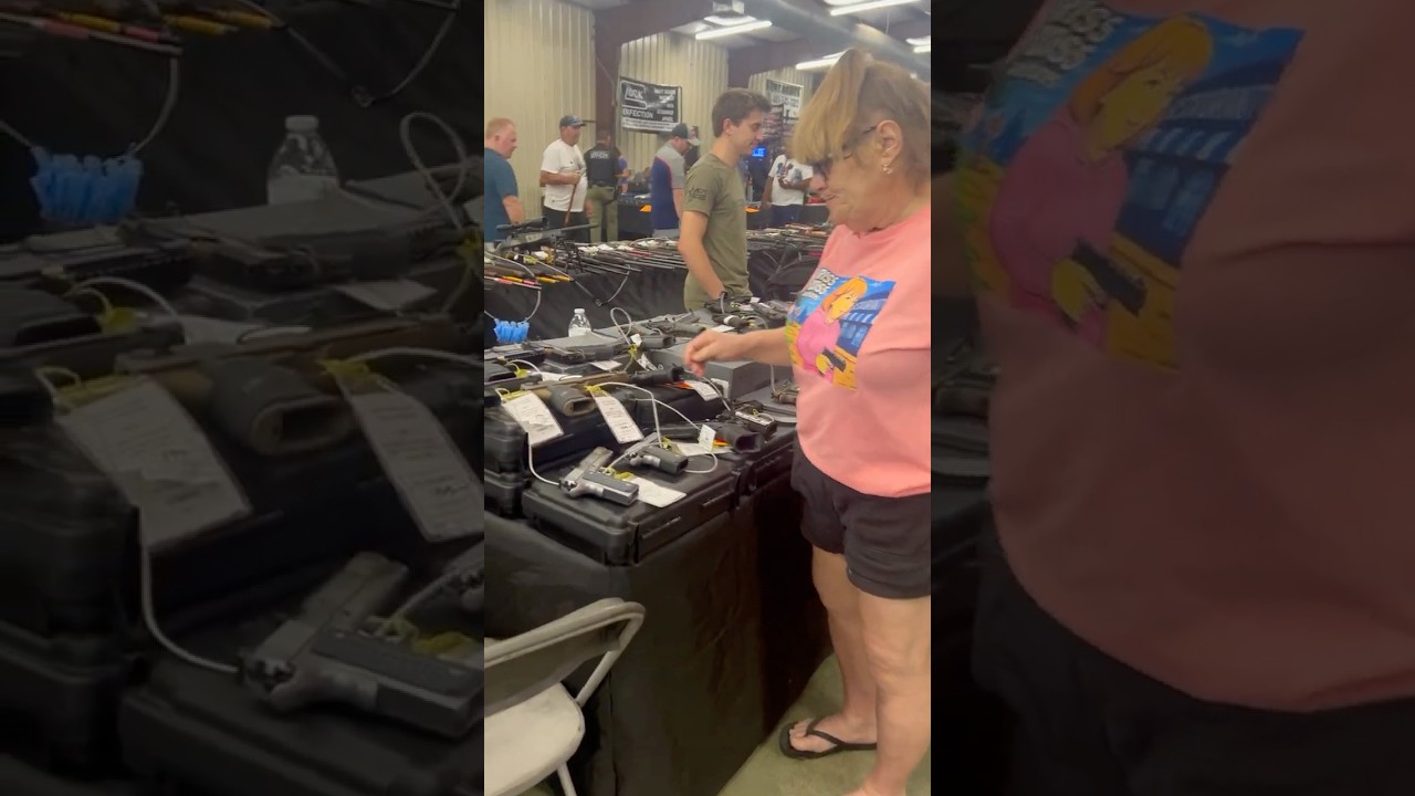 Barbara From Criss Cross Adventures at Orlando Florida Gun Show 🔥
