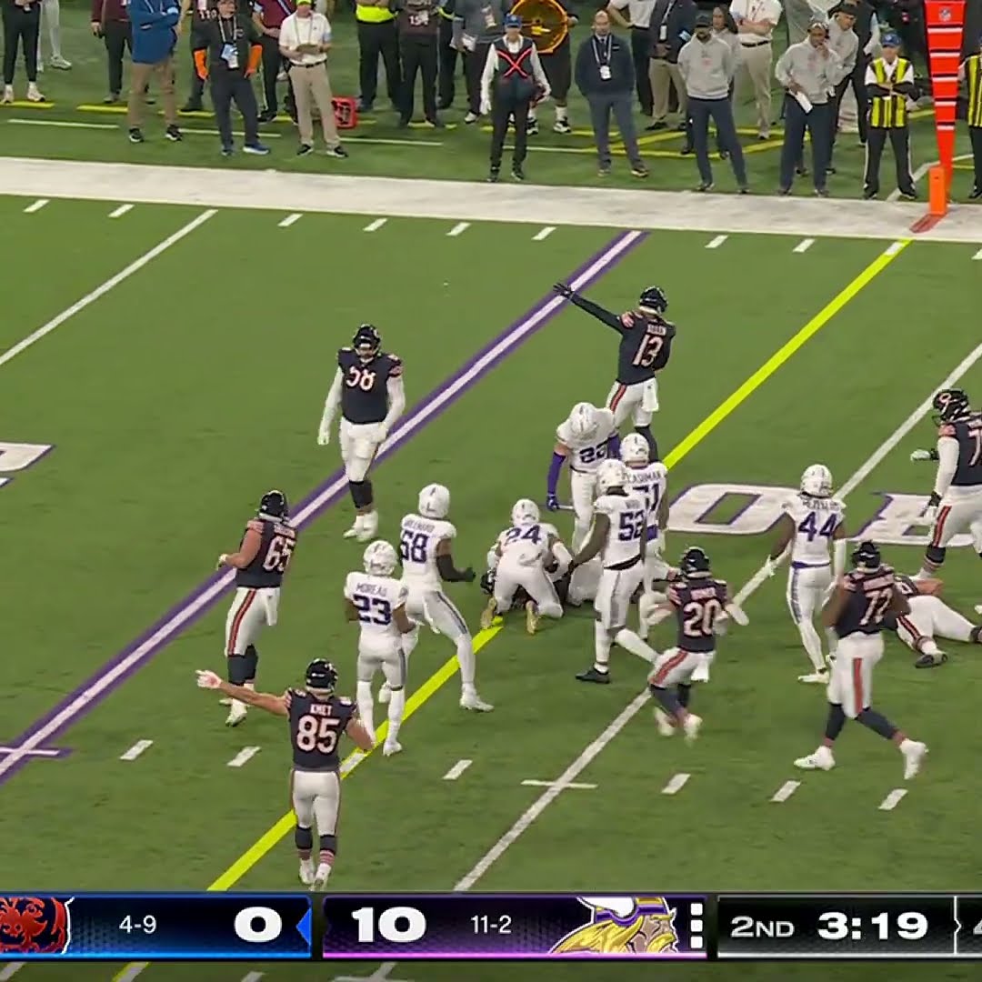 DJ Moore catches for a 14-yard Gain vs. Minnesota Vikings