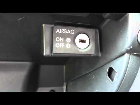 Video: Hoe zet je de airbag uit in een Seat Ibiza?