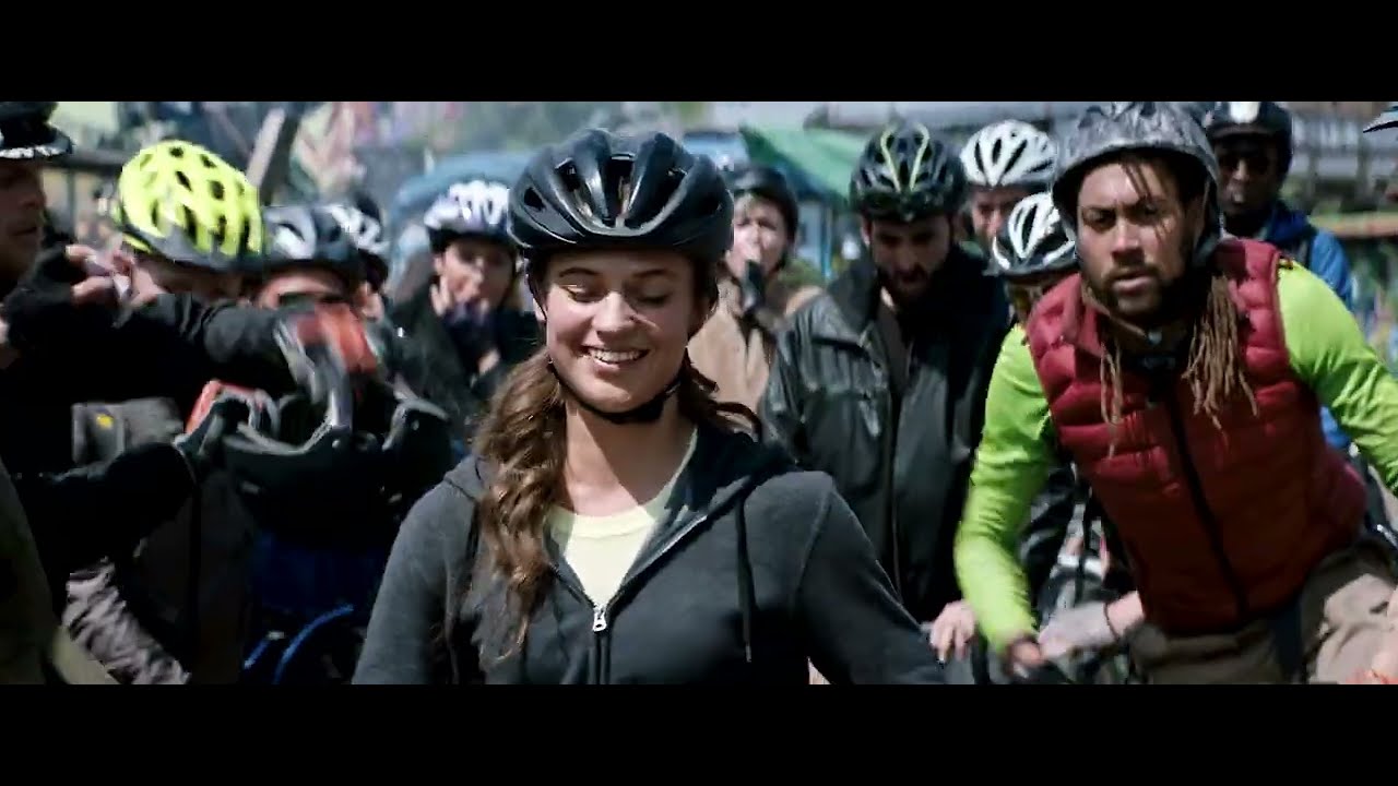 Urban Fox Hunt Chase 🚴 Lara Croft’s Wild Bike Race Through London Streets | Tomb Raider (2018)