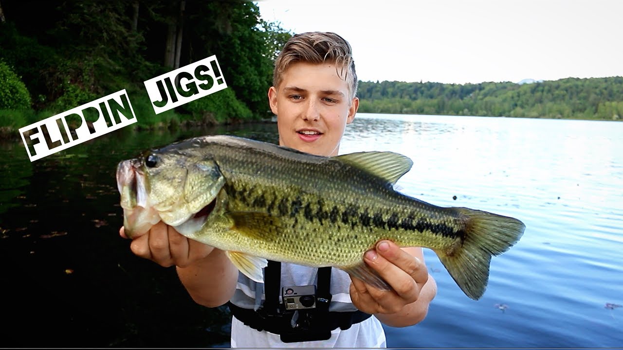 Flipping Jigs in HEAVY Structure for BIG BASS