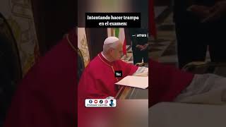 Tratando de copiar en el examen disimular🤯 #humor #escuela #memes #maestro #comedia #shorts #parati