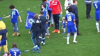 Eden Hazards Son Leo Abandon Dad To Play With Thibaut Courtois. Chelsea Trophy Presentation 2017