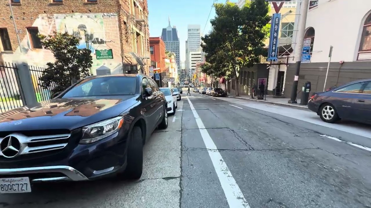 Caught Walking Through San Francisco’s Chinatown 🇨🇳🚶‍♂️