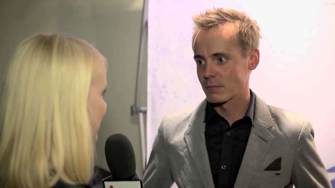 Leijonasydän-leffan kutsuvierasensi-illassa Jasper Pääkkönen - YouTube