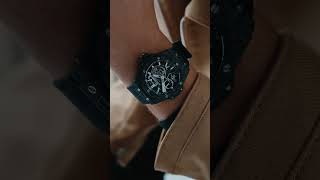 Pepe Barroso muestra el reloj Hublot Big Bang MECA-10 Frosted Carbon en acción.⁠