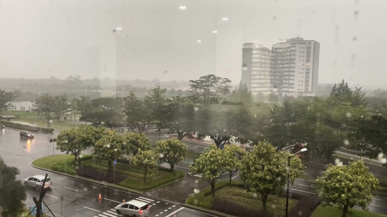 Taman taman #jalanpagi #video summarecon bandung #jalanjalan #summarecon #summareconbandung #fyp 