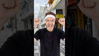 Ele fez 30 flexões para garantir o material escolar do filho!