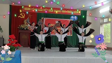 Duyên dáng điệu múa khăn piêu phụ nữ bản Páp biểu diễn.