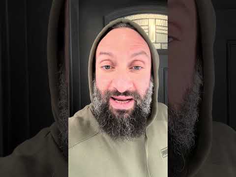 واحد دقنة طويلة وحالق شنبة ولابس غطرة بيضة وجابية هاتفكم في ايه 