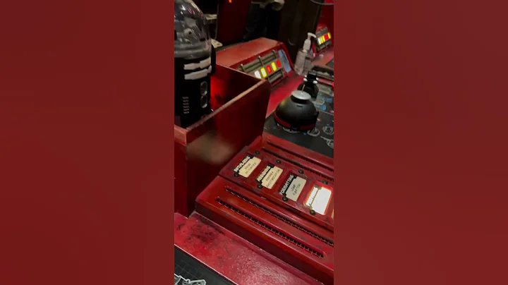 Witness the magic as my custom-built droid comes to life #StarWars #Disneyland #Galaxysedge #DIY