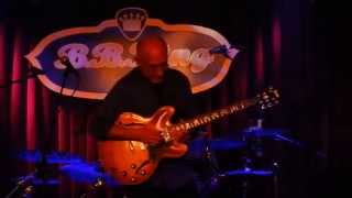 Larry Carlton blues solo [2014] chords