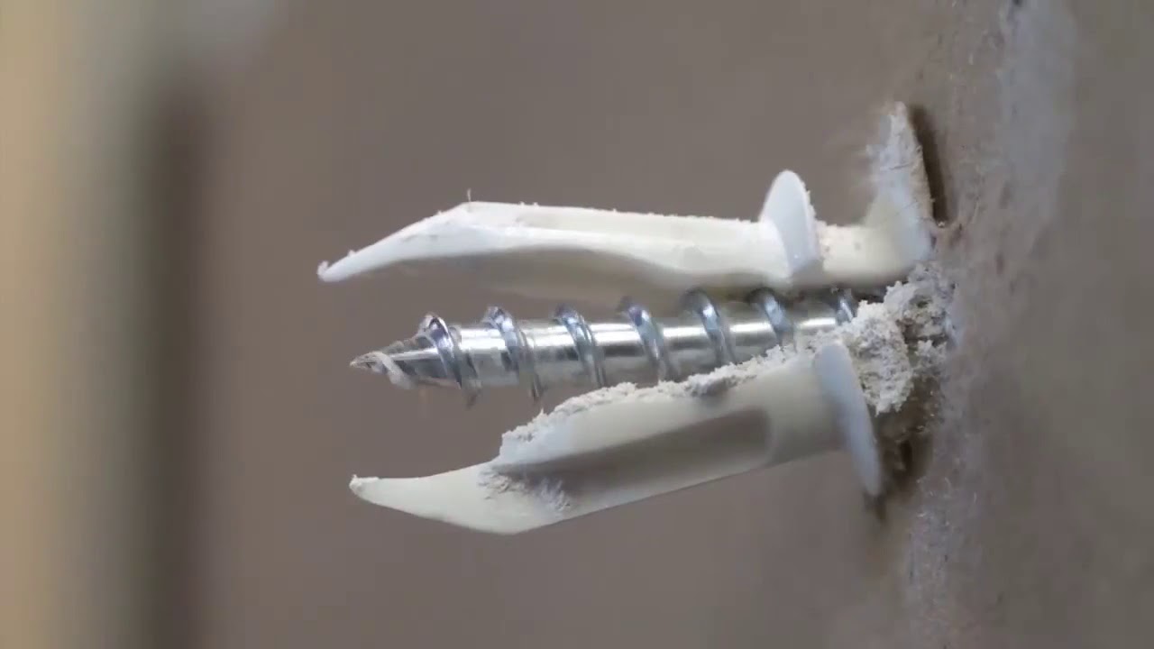 Tampon auto-perçant en plastique