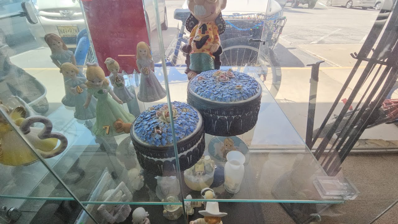 THESE ARE WORTH MONEY! KESWICK THRIFT CENTER! Thrift with me!