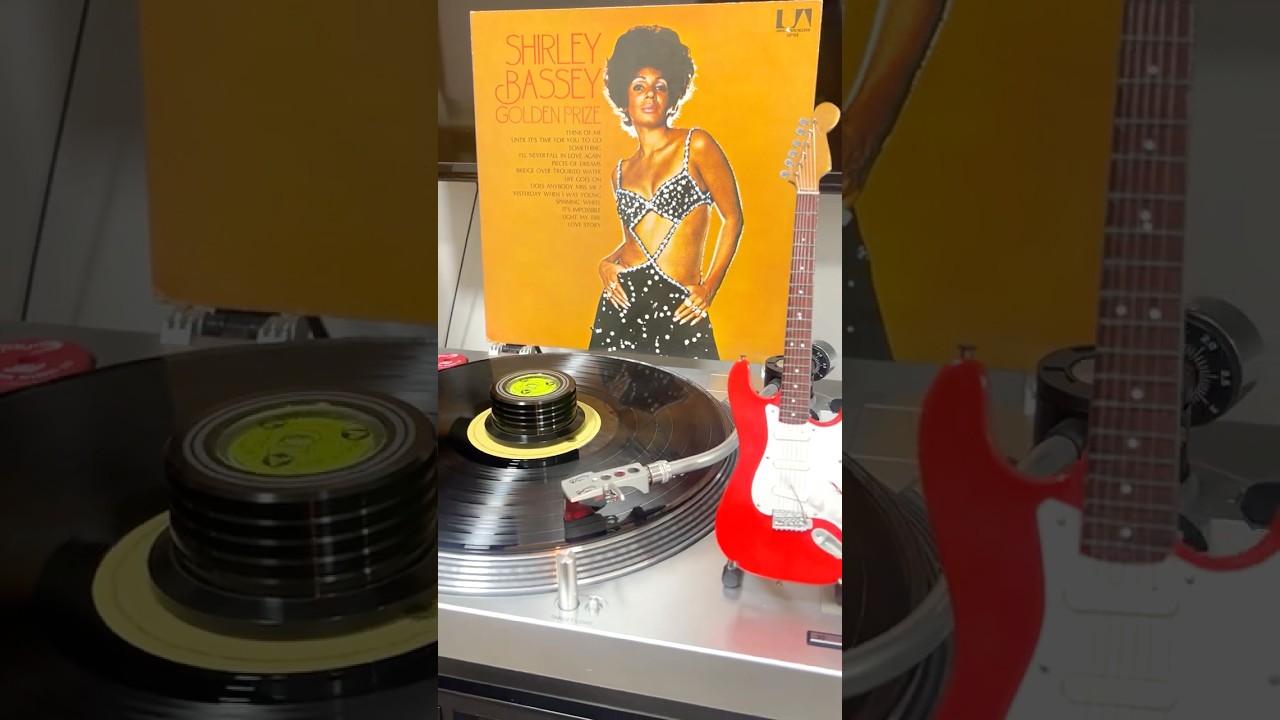 Shirley Bassey – Golden Prize 1972 (Japan) - YouTube