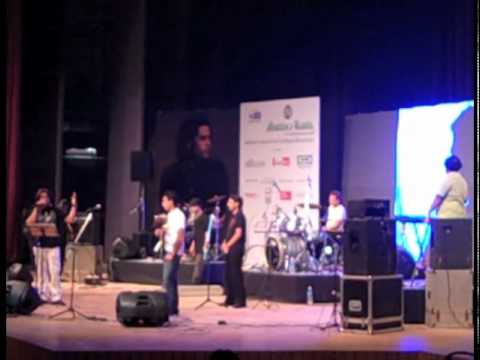 This Video is of music concert, organised by Indian Council of Cultural Relations(ICCR) and Routes to Roots, happened in Siri fort Auditorium (New Delhi) where Shafqat Amanat Ali Khan, popularly known as 'Ustad Rockstar' , performed. he played all kind of songs ranging from sufi, pop, rock , folk and bollywood songs. he interacted with crowd very enthusiastically. and allowed many fans to sing with them. Indian Pop singer Jassi was also there as a audience and Shafqat invited him on stage for one song. it was a great experience Video is not of good quality but audio is very very nice. Its worth listening again and again... for more visit :- independentmedia.wordpress.com
