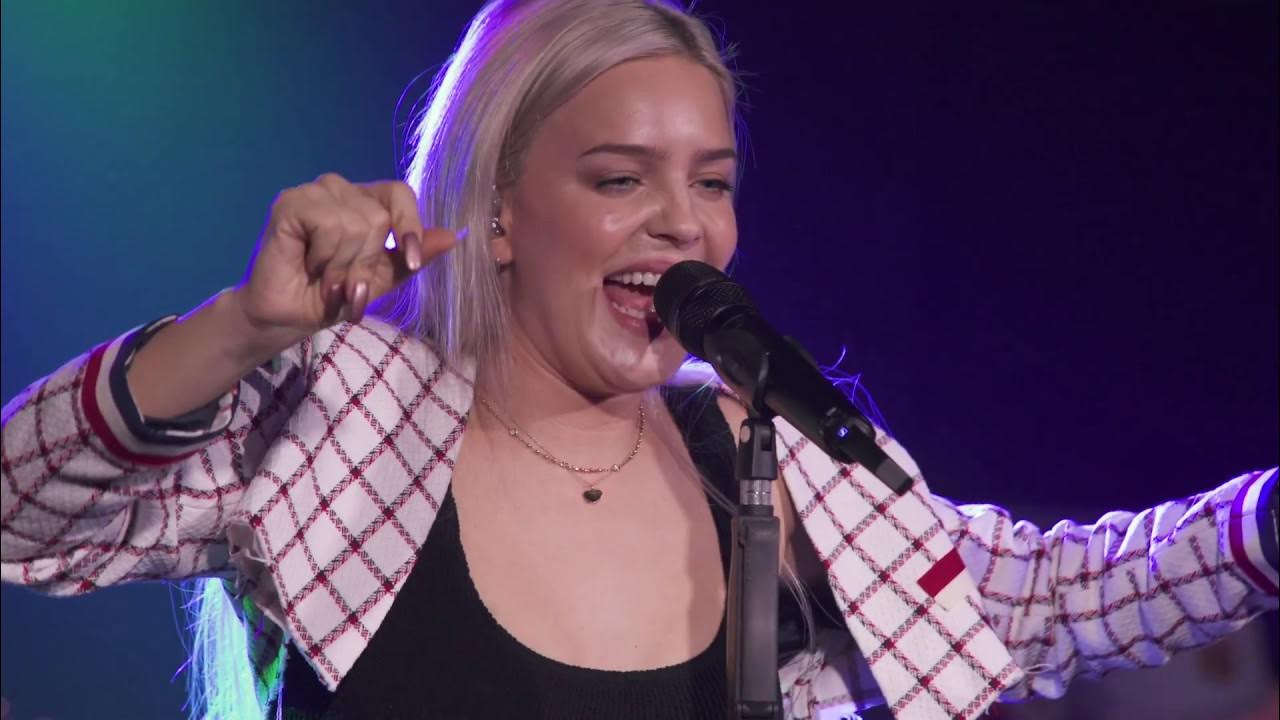 feed City wipe out Anne-Marie - 2002 (Live At Brighton Music Hall 2018) - YouTube