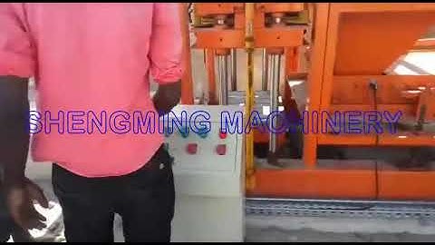 QTJ4-28 semi automatic concrete hollow  brick making machine in Nigeria