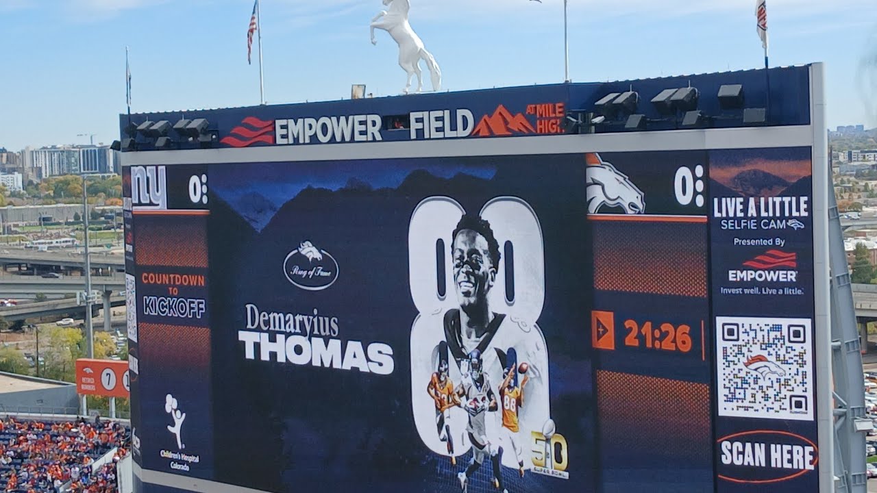 Broncos halftime celebrating Demaryius Thomas 88 ☝️☝️🙏 ring of fame  and super bowl 50 anniversary 