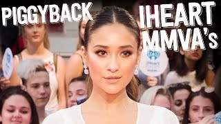 Piggyback - iheart MMVAs | Shay Mitchell
Hey everyone! I headed back to my old stomping grounds for this one - Toronto, Canada. Special thanks to the iheart MMVAs for having me again. Cameos from some of my friends: Joe Jonas, Alessia Cara and Post Malone to name a few. xoxo
Follow me!
YouTube: http://bit.ly/ShayMitchellYT
Instagram: http://bit.ly/ShayInstagram
Snapchat: officialshaym
Facebook: http://bit.ly/ShayFacebook
Twitter: http://bit.ly/ShayTwitter
Google Plus: http://bit.ly/ShayGPlus
New videos every Thursday!
Hello! I’m Shay Mitchell, best known as Emily Fields in the television series Pretty Little Liars. Subscribe for my fashion, hair, and makeup tips. My favorite food recipes, travels and the fitness routines that keep me healthy! Join me backstage on the Pretty Little Liars set, on photo shoots and my crazy wild adventures! Piggyback - iheart MMVAs | Shay Mitchell