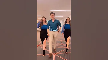 تصميم لـ نورما ولانا ولين ـ حاطط عيني عبنتين يخبلون 
