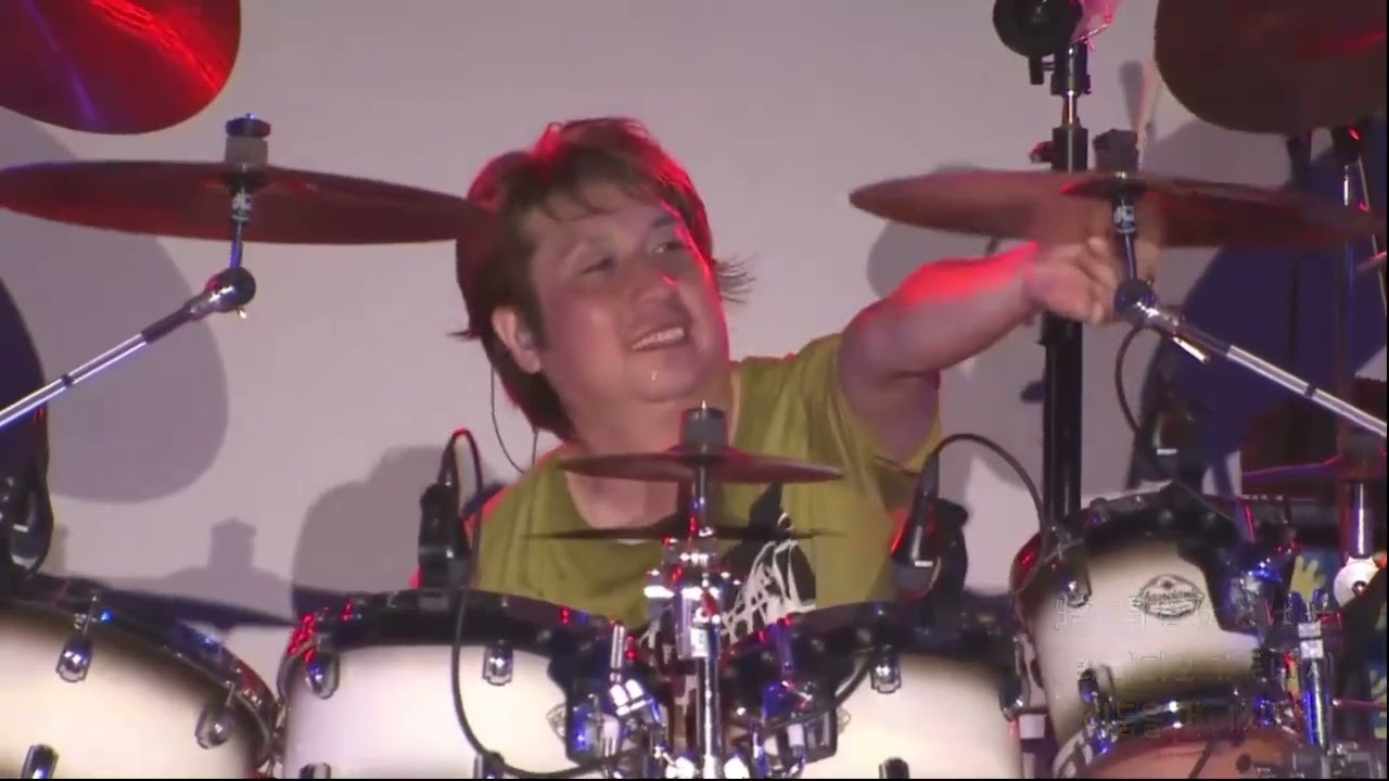 TUBE -  暗闇をけとばせ