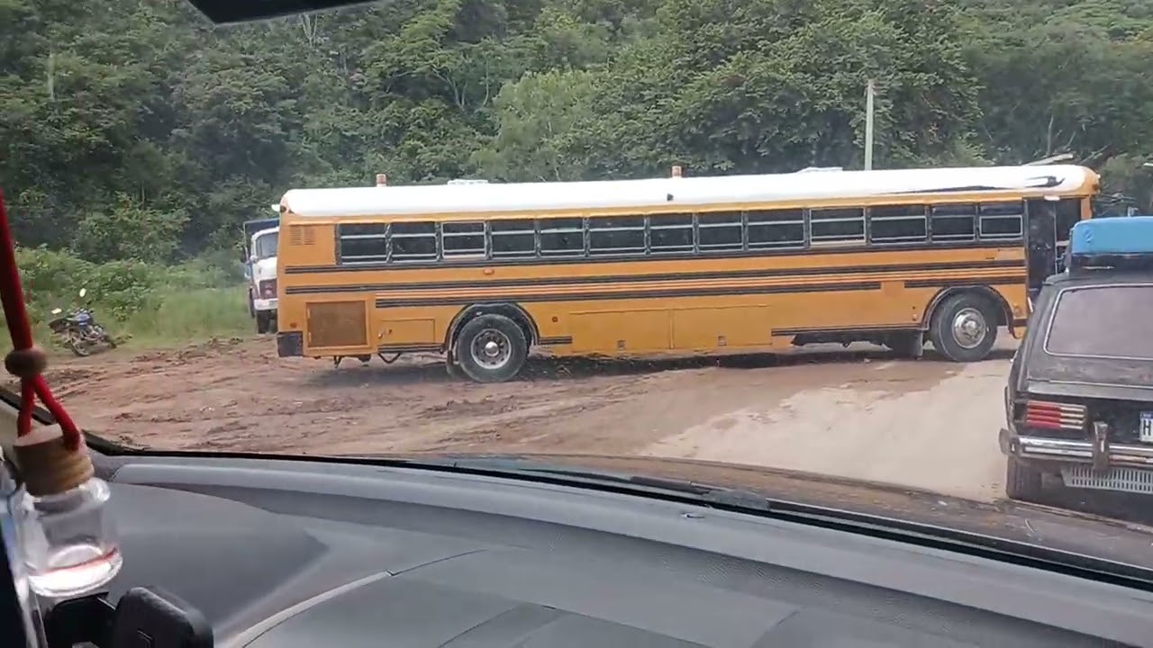 Breaking News: 80 thousand people Blocked in the outskirts of Tegucigalpa, Honduras..!!