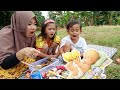 Drama Anak - Asyik piknik dengar suara boneka bayi nangis 😱 | Salsa and family