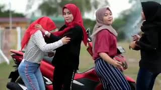 bisa ne mung nyawang remix dj hijab edan..