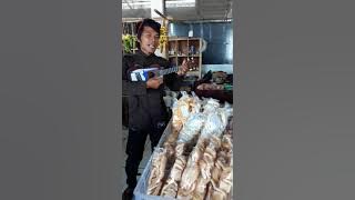 Pengamen kreatif Malangbong, tak sengaja rekam di pasar malangbong_Garut,, ehhh viral difesbuk.