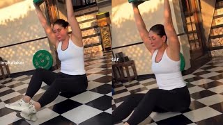 Kareena Kapoor Khan Home Workout Routine Share A Glimpse