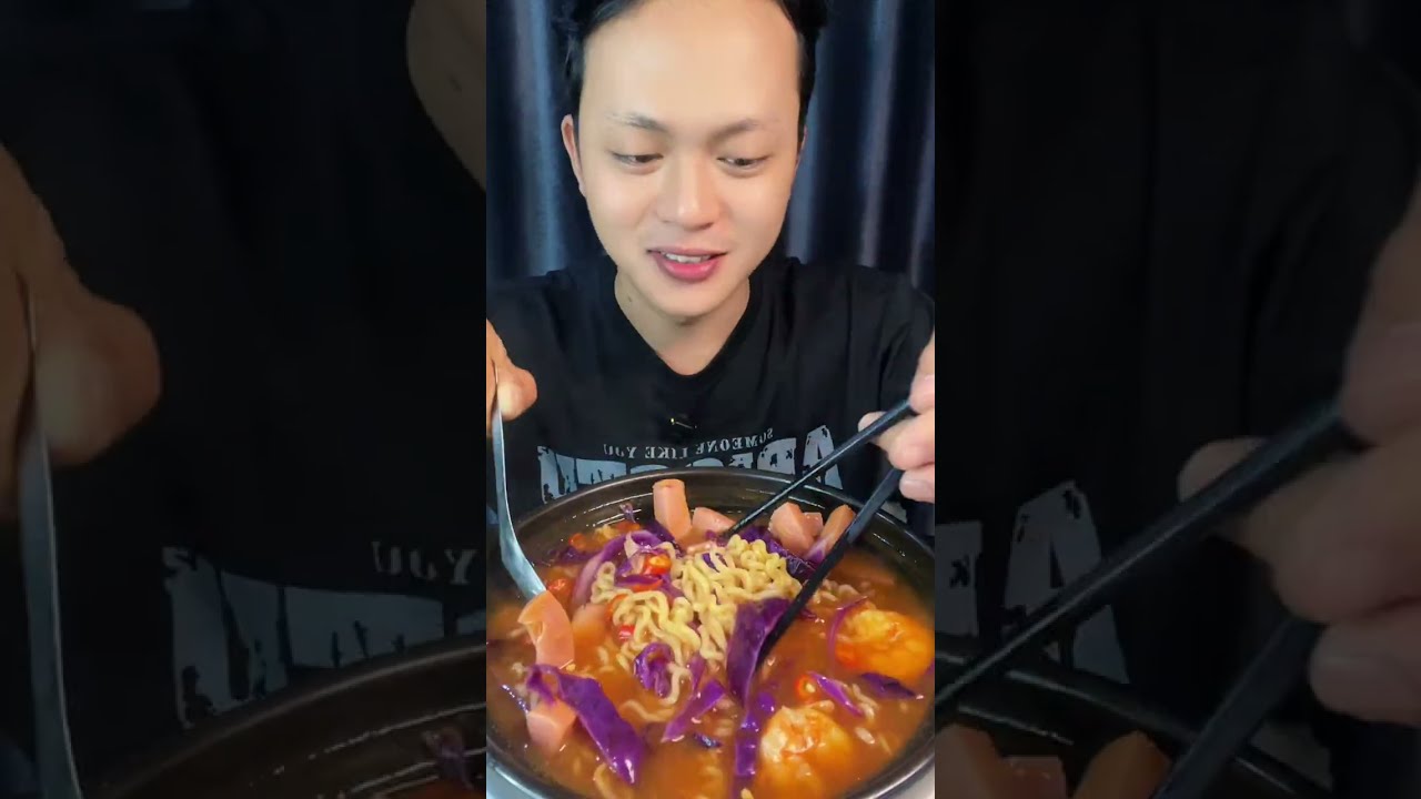 Mukbang Mì Cay Nấu Tại Nhà - Ăn Cùng Vương