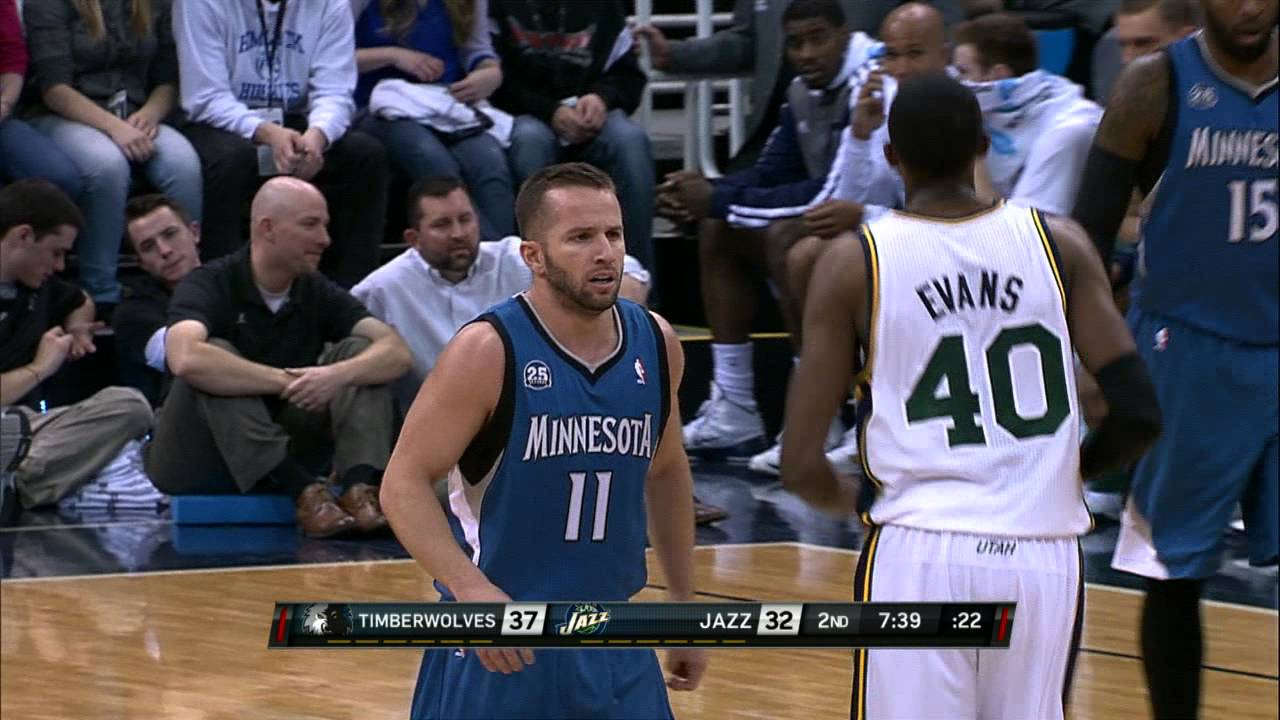 Shabazz Muhammad Throws the Oop Down in Traffic