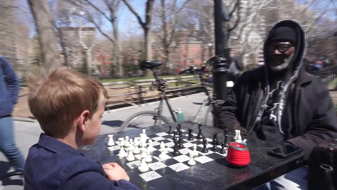 4 year old plays chess hustler in Washington Square Park - YouTube