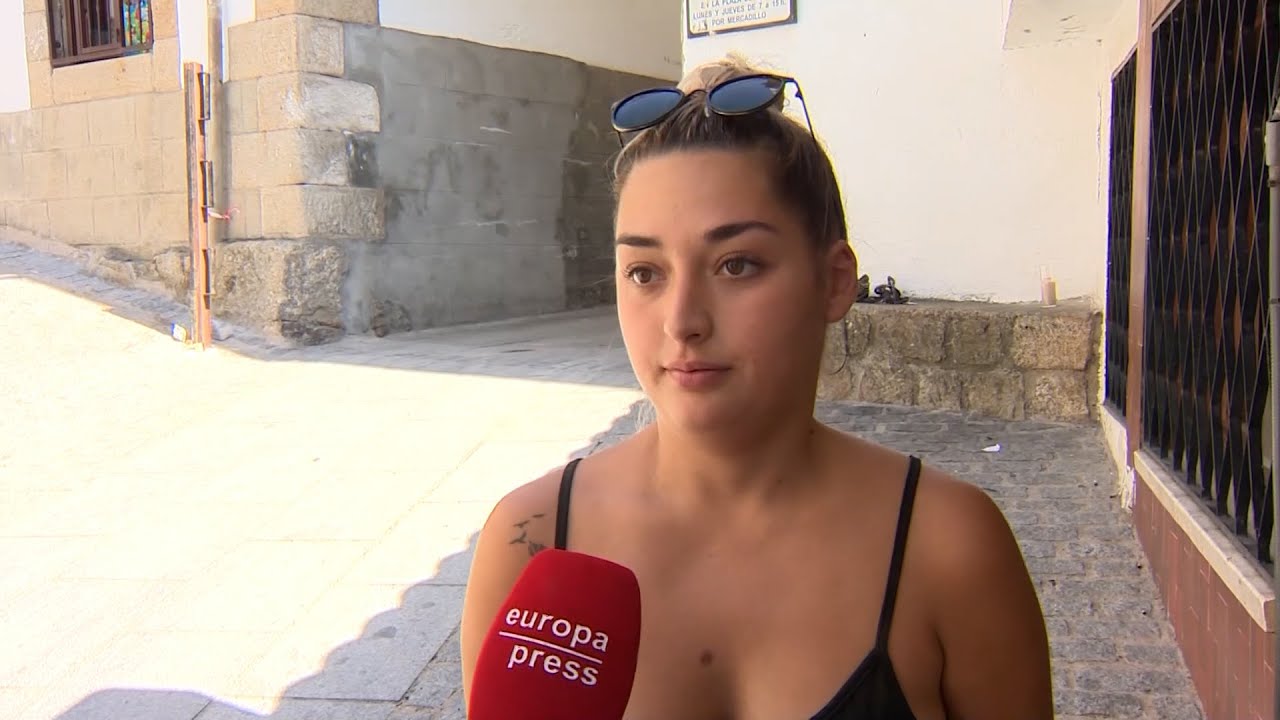 Vecinos de Pedro Bernardo (Ávila), con la 