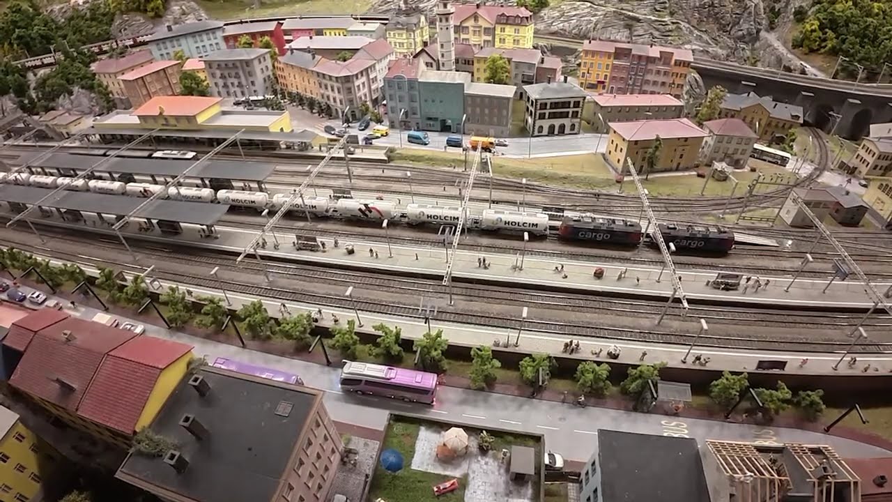 Bahnhof bei Tag und Nacht im Hamburger Miniatur Wunderland #miwula