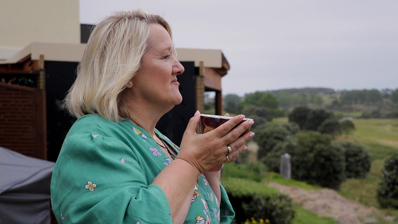 Business Coach Julia Ngapo - website video