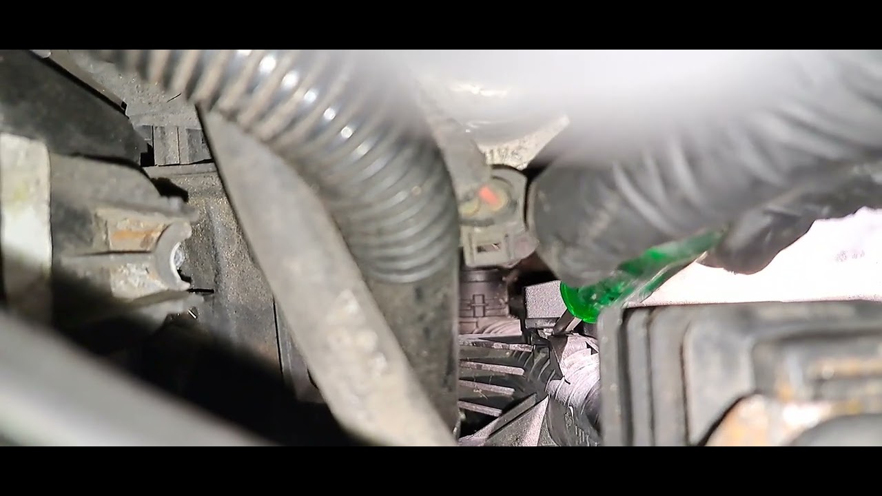 2004 Volkswagen Touareg radiator fan shroud removal YouTube