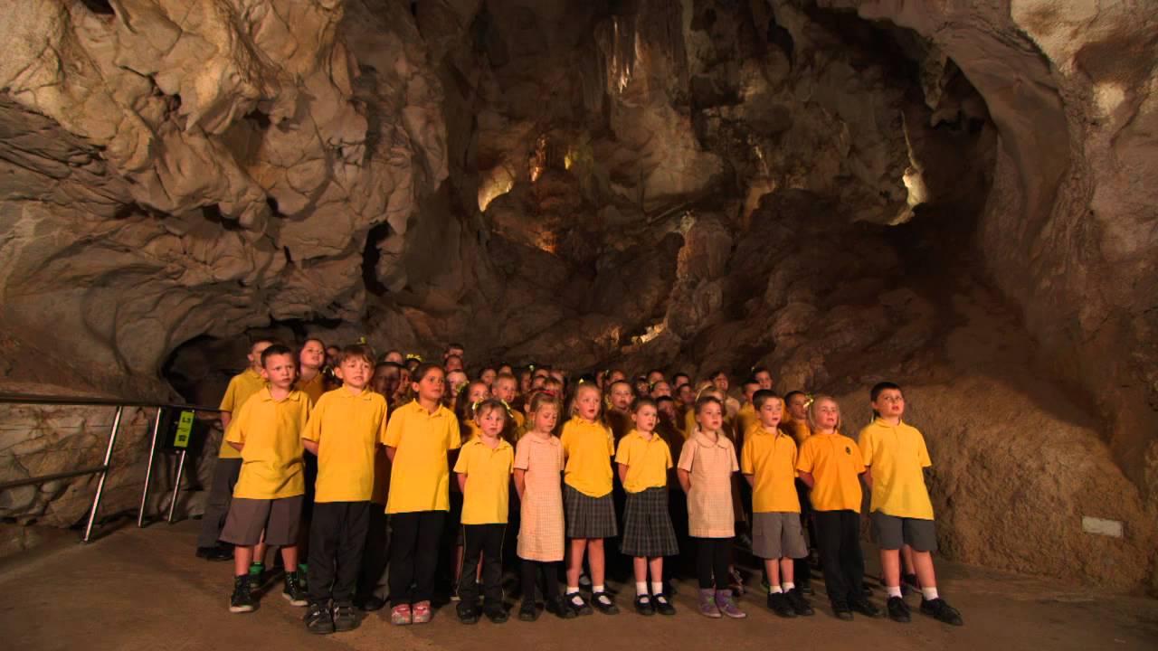 Zig Zag Public School takes MCUI to Jenolan Caves - YouTube