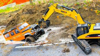 RC Cars Water and Mud Racing Excavator Truck at work