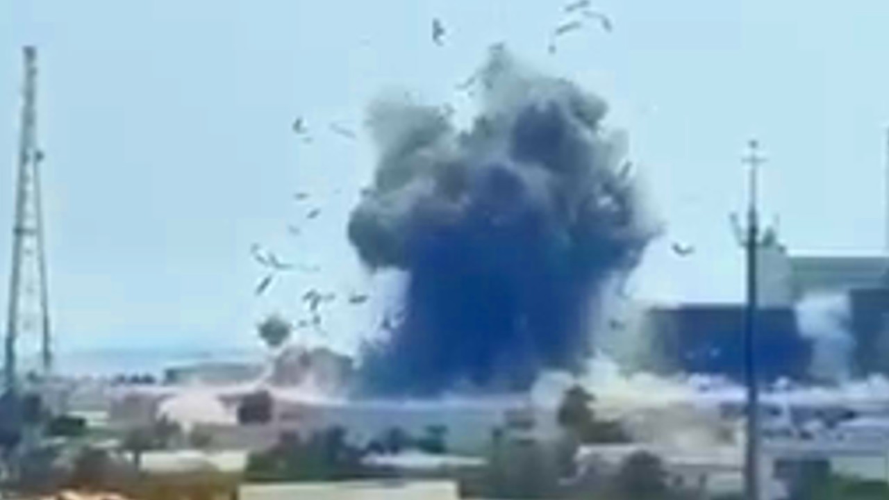 Удар ракеты и дрона Ирана по базе флота США в Бахрейне