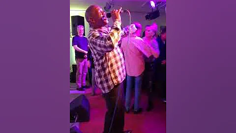 Frank Riley sings Thinkin out loud from Ed sheeran