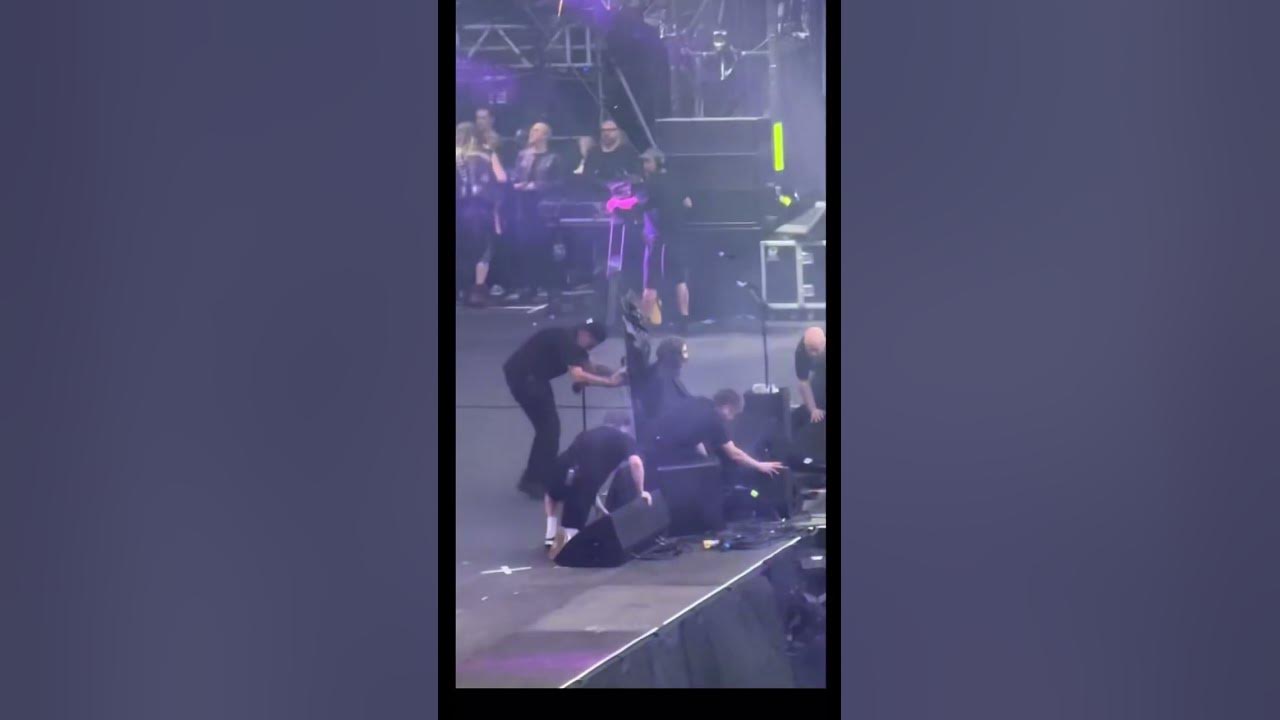 Ozzy Osbourne enters the stage for black sabbath concert Birmingham 2025 #ozzyosbourne #blacksabbatg Ozzy Osbourne enters the stage for black sabbath concert Birmingham 2025 #ozzyosbourne #blacksabbatg