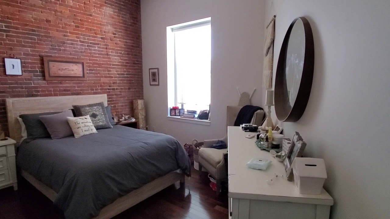 Top Floor Renovated South End 1 Bed w/ Modern Kitchen & In-unit Laundry!