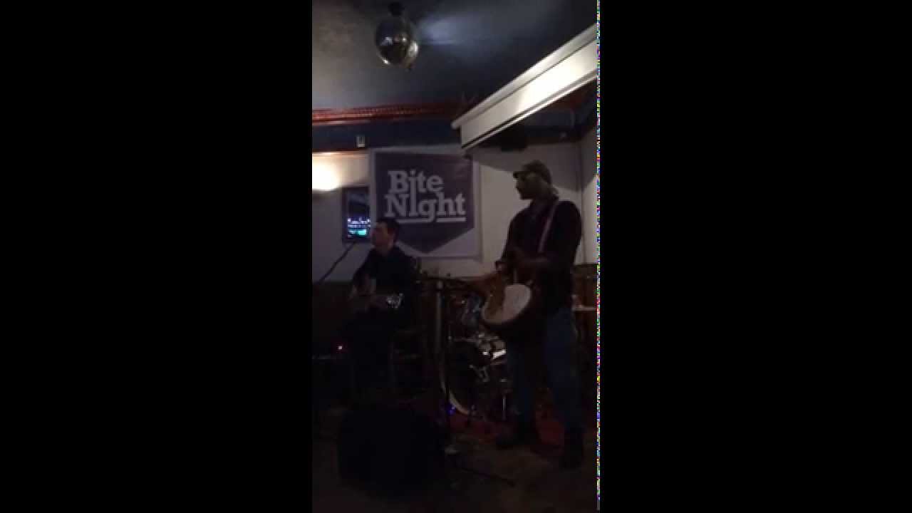 Steven Barclay & Alasdair Bodhran Live @ The Eagle Bar Inverness with Hope you liked the Flowers
