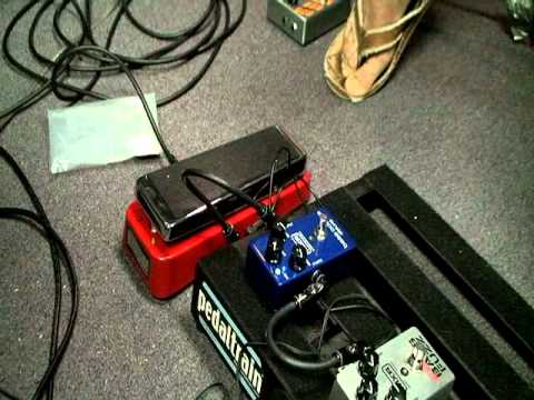 Педаль Chorus/vibrato для електрогітари DUNLOP ROTOVIBE CHORUS/VIBRATO, видео 1